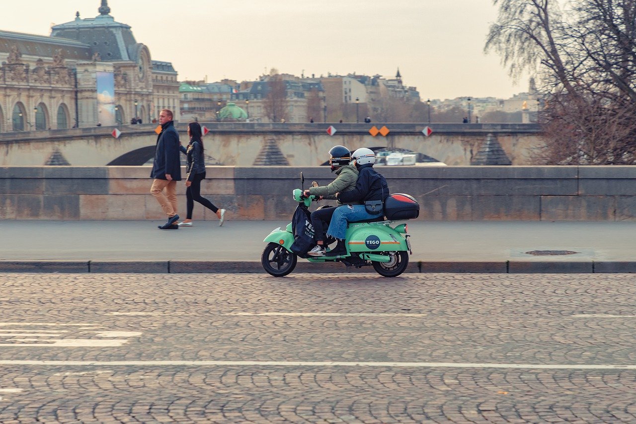 Les Taxis moto Paris rapides